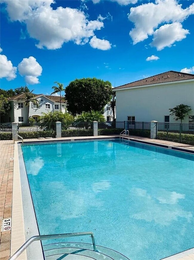 Building Photo - 2907 SE 15th Terrace