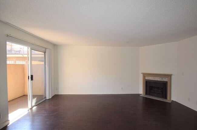 Building Photo - 11255 Huston St