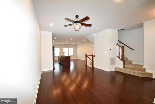 Building Photo - 2105 Hemlock Bay Rd