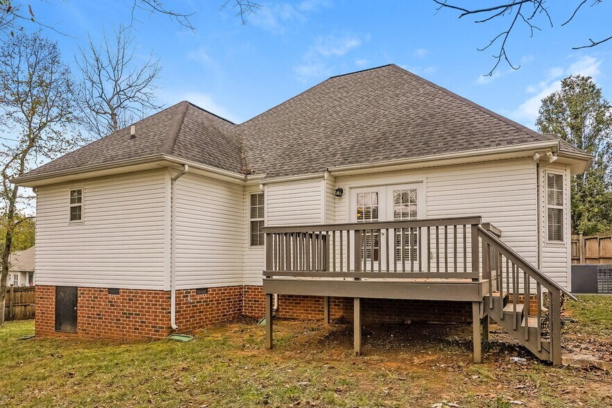 Building Photo - 511 Parrish Way