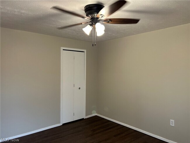 Building Photo - 23875 David Dr