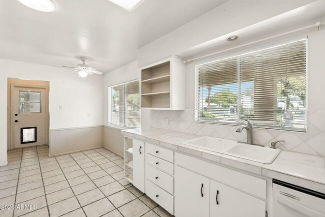 Building Photo - 6839 E Montecito Ave