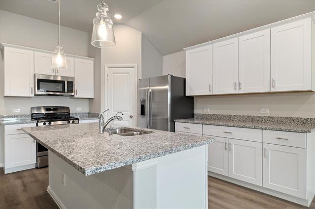 Building Photo - 409 Forsyth Dr