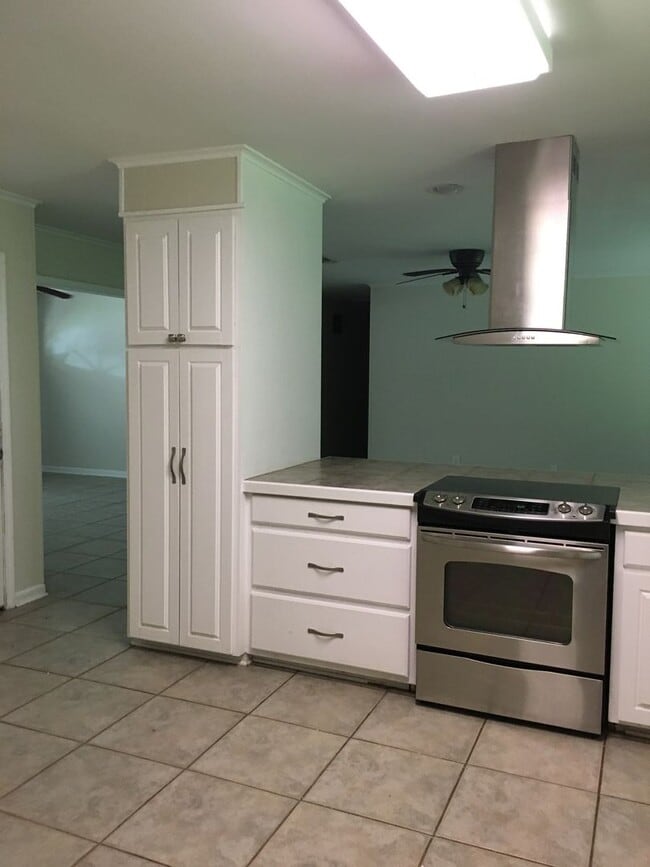 Building Photo - 3 bedroom Home for Rent