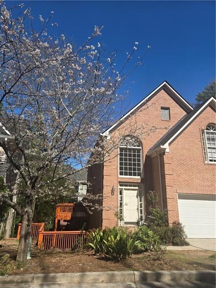 Building Photo - 1209 Wildcliff Cir