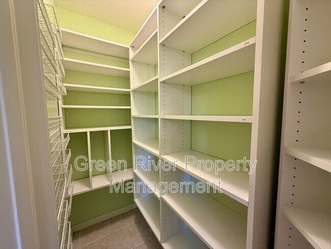 Building Photo - 8716 Canopy Oaks Dr
