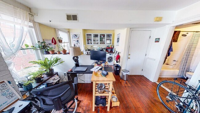 Building Photo - Luxuriously Remodeled 1BR Suite in East Rock | Designer Island Kitchen | Steps to Yale SOM