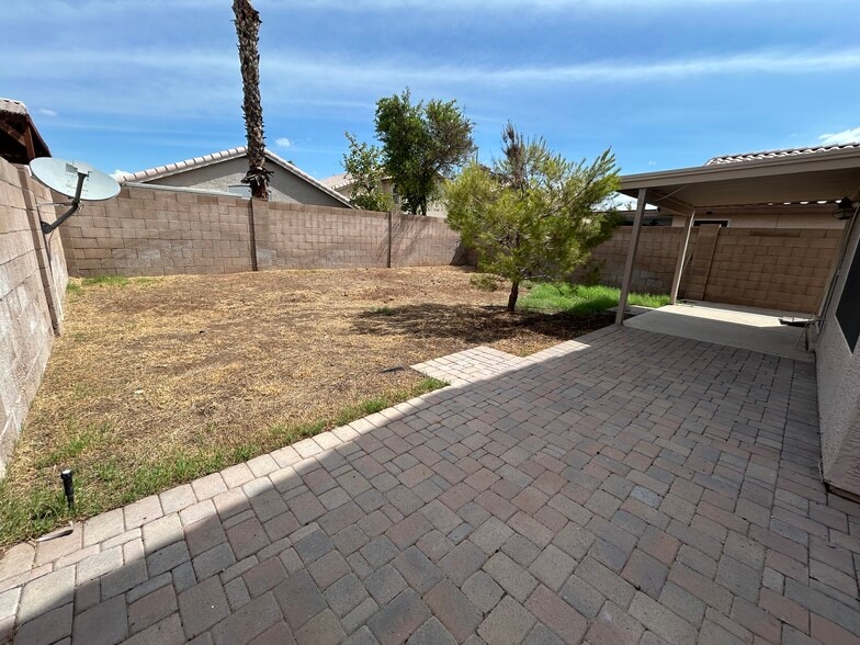 Building Photo - 4132 E Anderson Dr