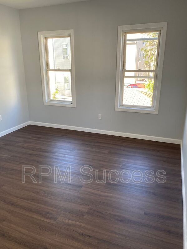 Building Photo - 591 Fourth Street