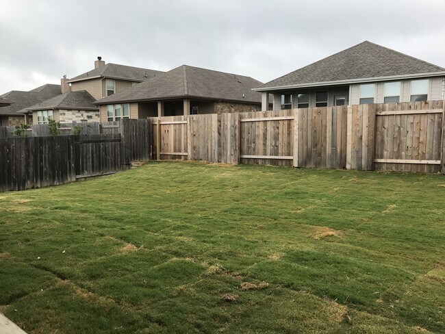 Building Photo - BEAUTIFUL HOME IN TERAVISTA