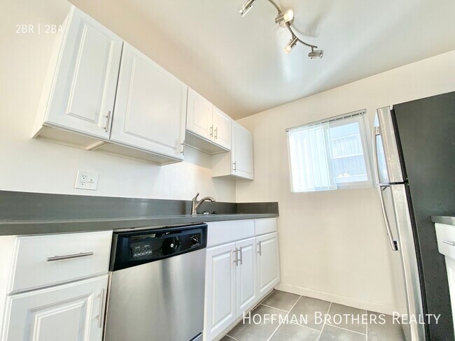 Building Photo - 1810 N Harvard Blvd