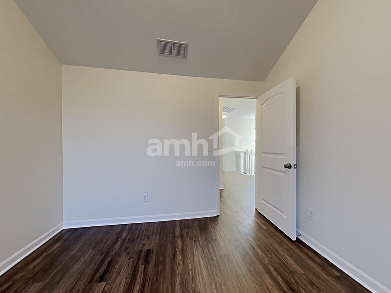Building Photo - 4740 Baldwin Dr