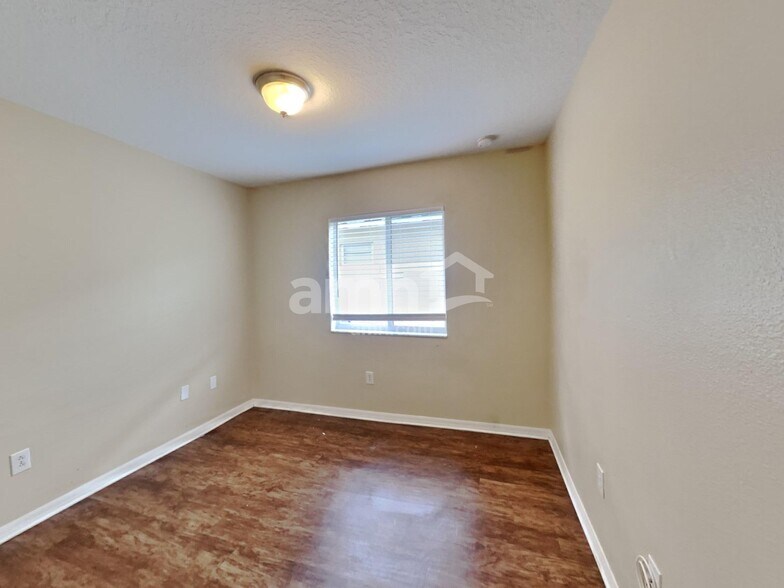Building Photo - 4338 Country Hills Blvd