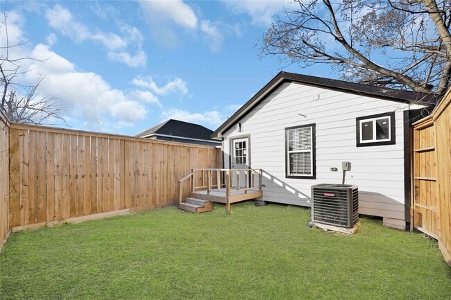 Building Photo - 7814 Avenue F