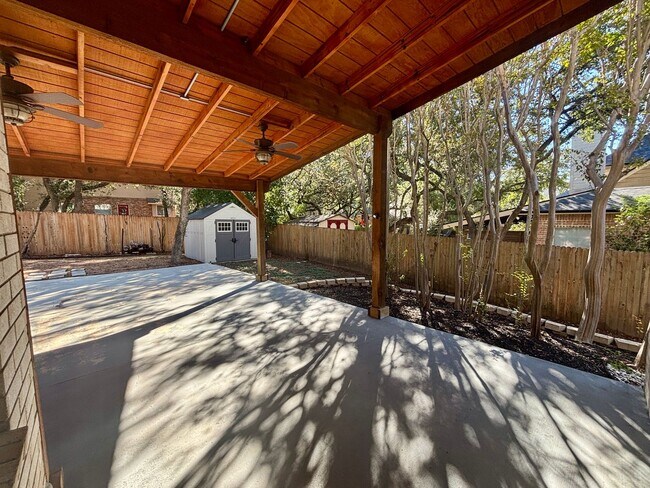 Building Photo - 4-Bed Home in Gated Community with Amenities