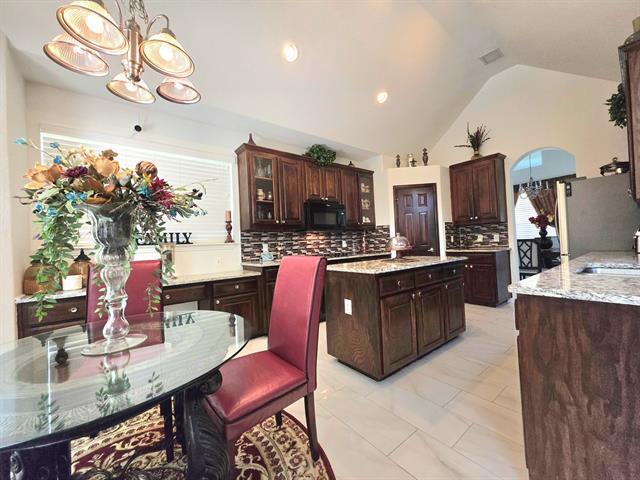 Building Photo - 4100 Nicklaus Ave