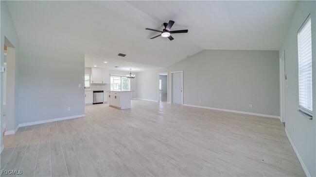 Building Photo - 1416 SE 2nd Ave