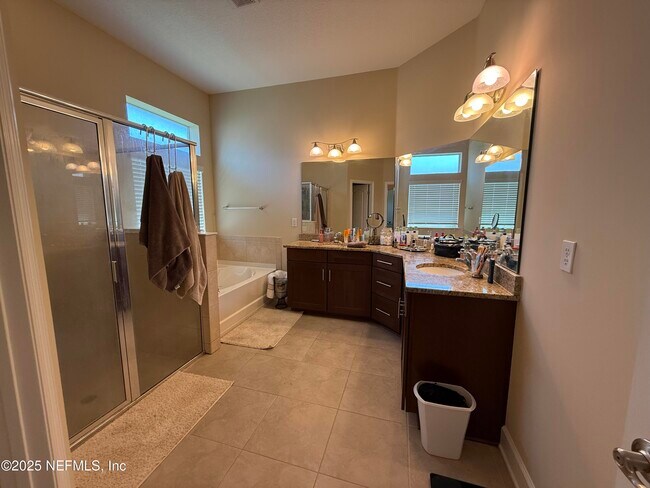 Building Photo - 4786 Yacht Ct