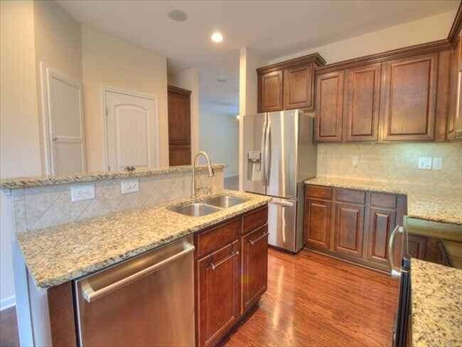 Building Photo - Charming 4-Bed, 3-Bath Home for Rent in Ru...