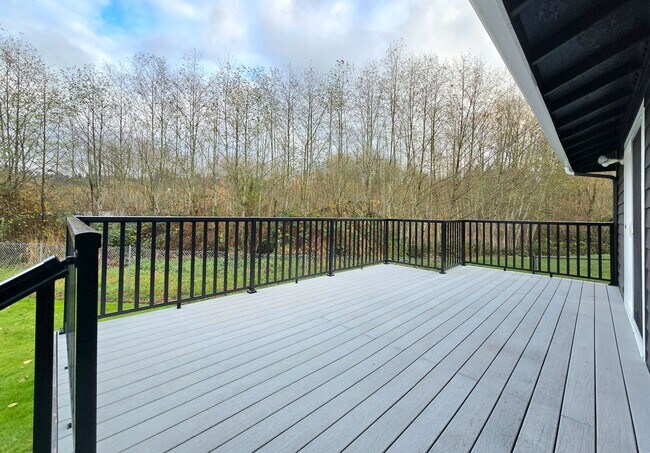 Building Photo - 3 Bedroom Home in Marysville Available Now