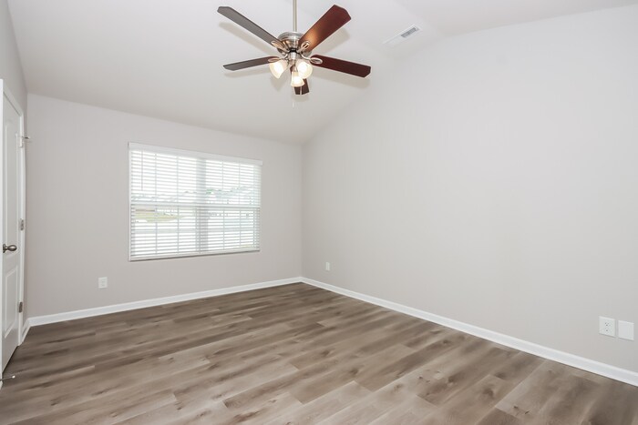 Building Photo - 4008 Everest Dr