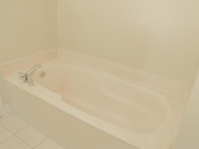 Building Photo - 124 Jesup Ln