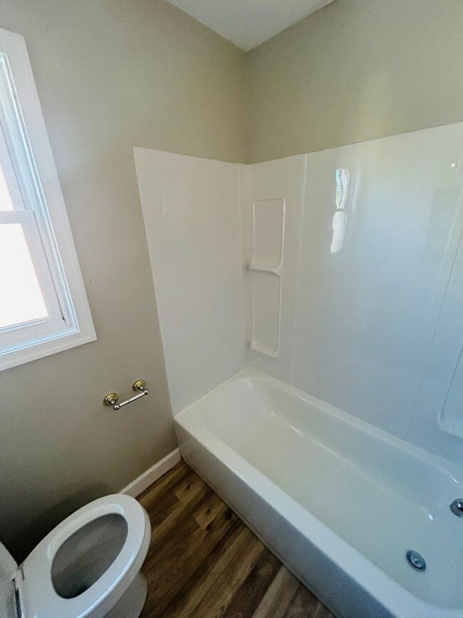 Building Photo - 3913 Wilke Ave