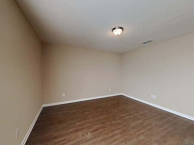 Building Photo - BEAUTIFUL NEW HOME