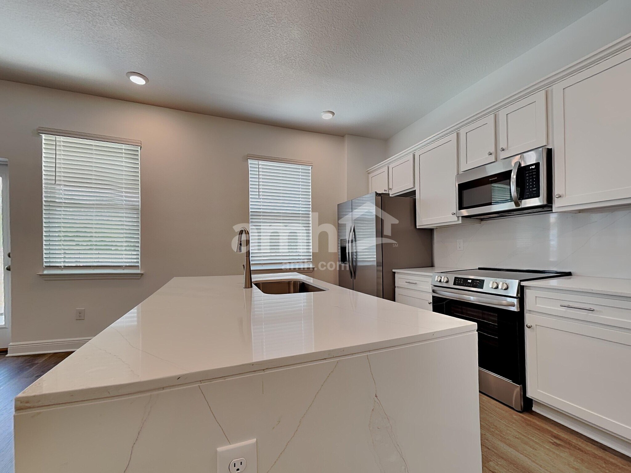 Building Photo - 6786 Atlantic Bch Ave