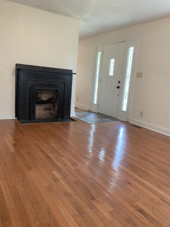 Building Photo - 344 Watt St