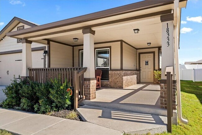 Building Photo - 3 Bedroom, 2 Bath, Single Story Home in Highland Park