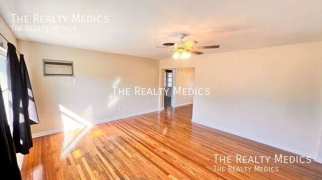 Building Photo - 2271 Northland Rd