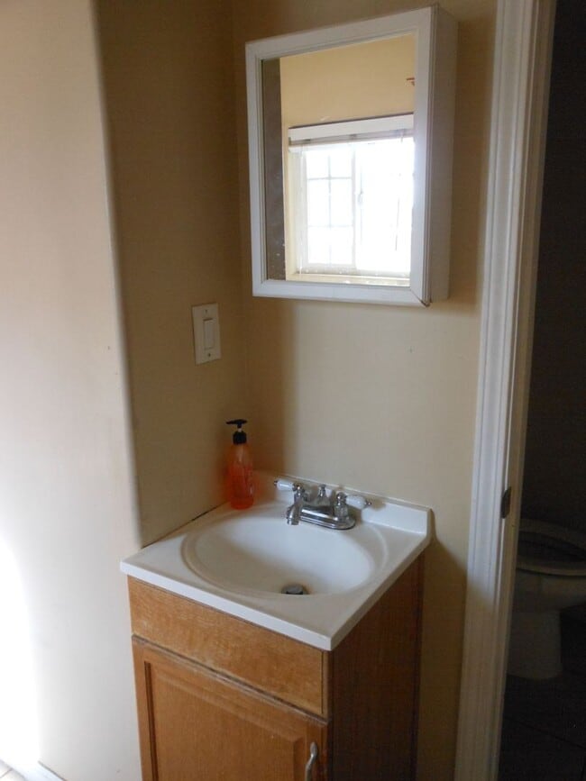 Building Photo - 1153 W 37th Pl