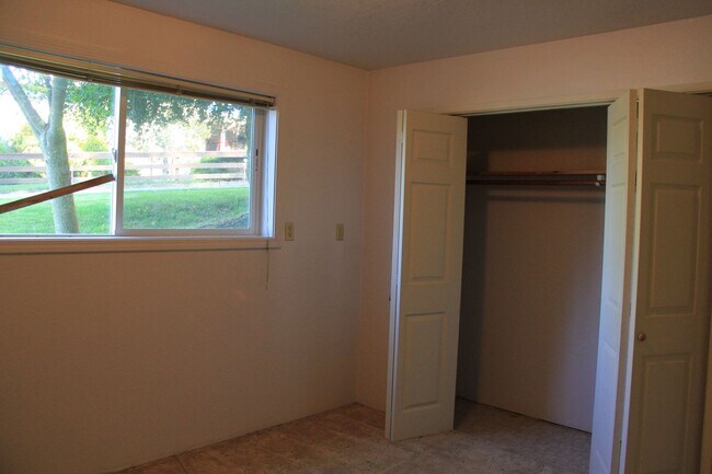 Building Photo - 1432