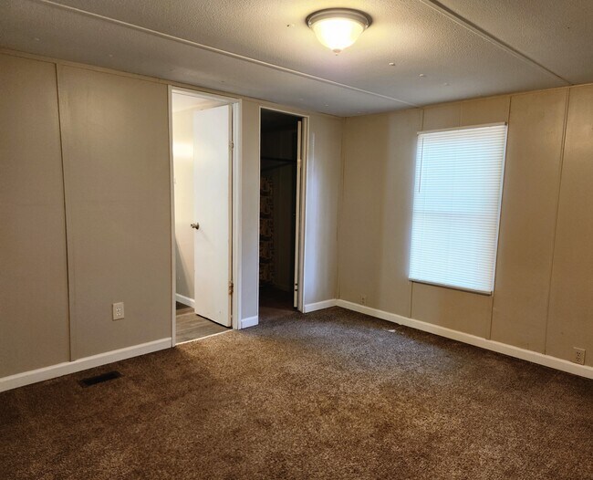 Building Photo - 2332 Park Edge Way