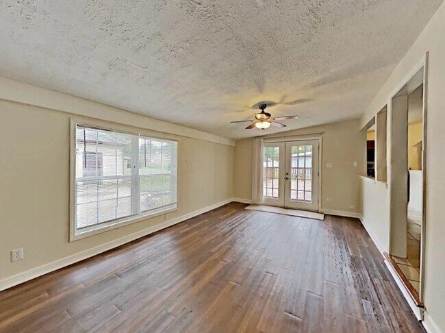Building Photo - 15444 Alameda Ave
