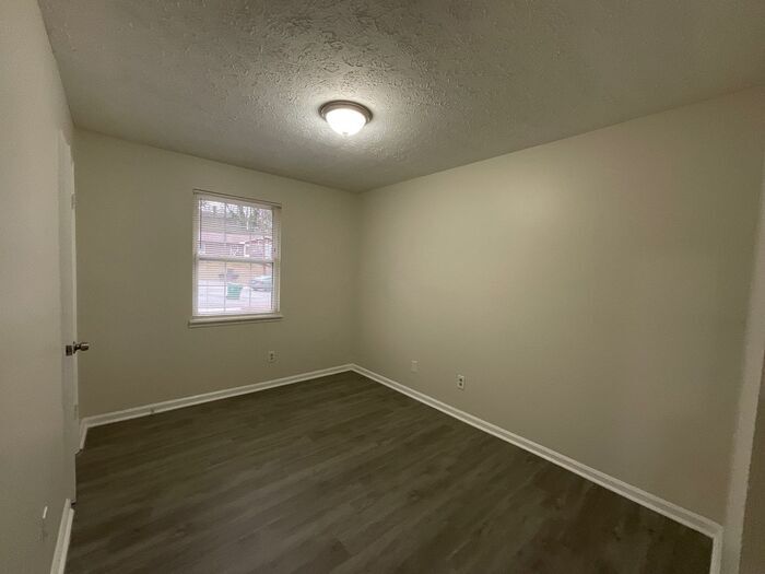 Building Photo - 2336 Pebble Rock E