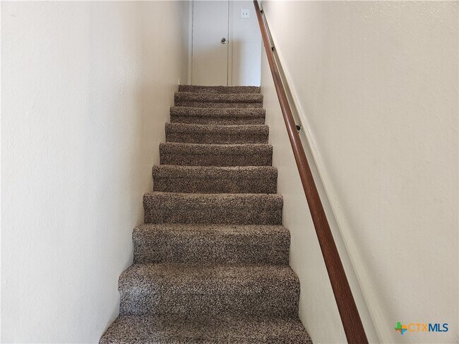 Building Photo - 908 Ticonderoga Dr