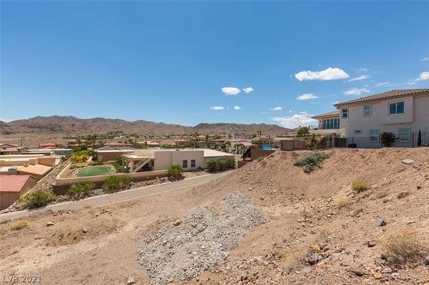 Building Photo - 623 Sedum Ave.