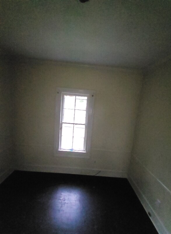 Building Photo - 806 E Caswell St