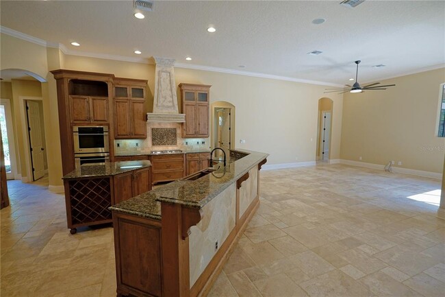 Building Photo - 1720 Brackenhurst Pl