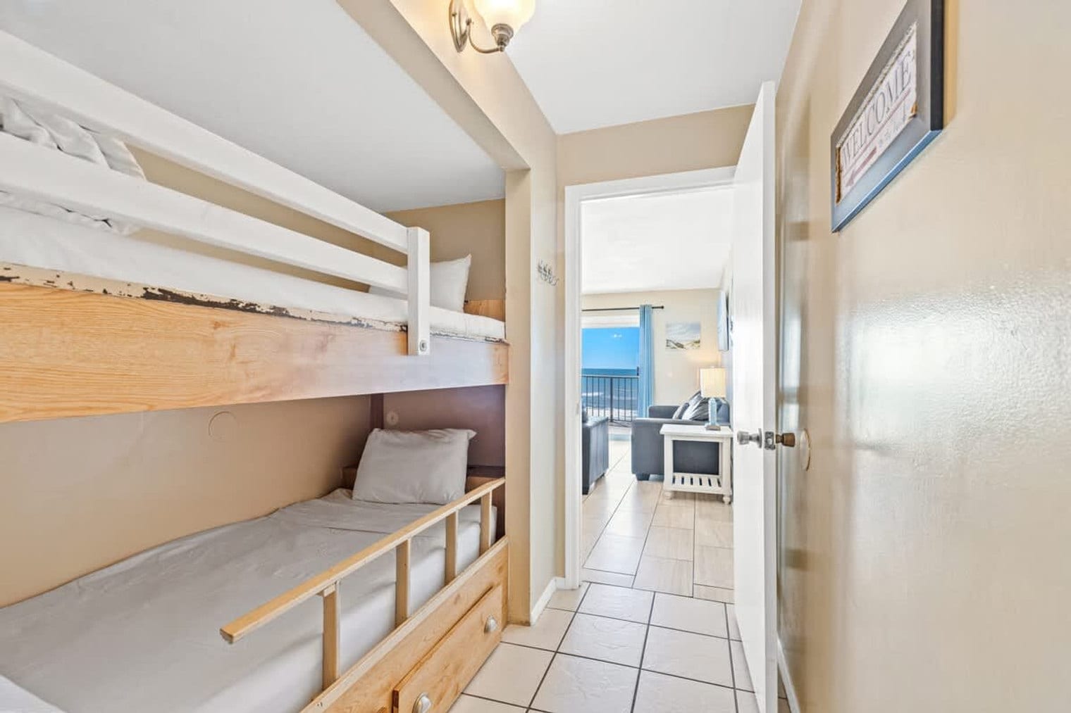 Building Photo - 8743 Thomas Dr