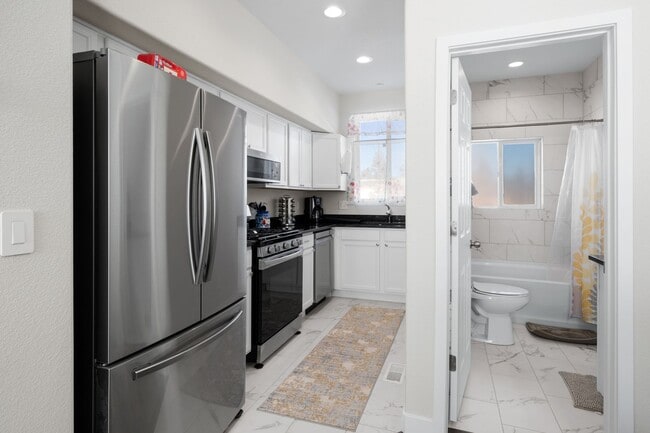 Building Photo - Great Location Woodland Park Townhome!