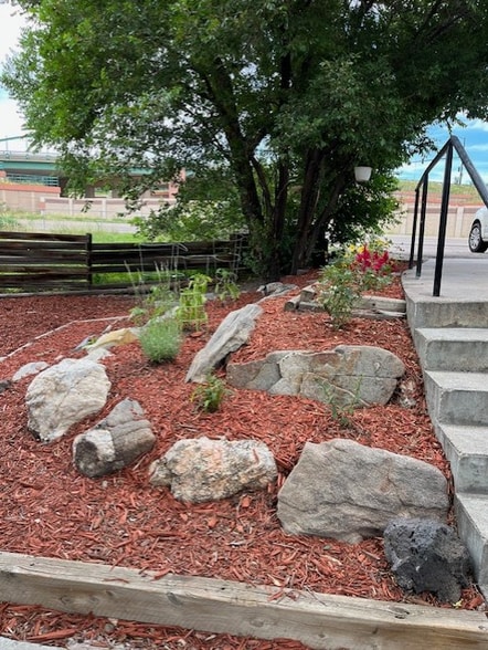 Building Photo - 3950 Turnpike Dr