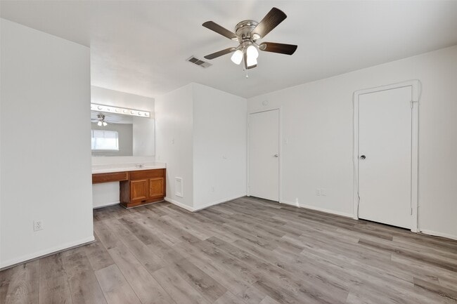 Building Photo - 2709 Lee Cir