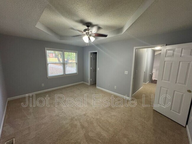 Building Photo - 459 Oak Hill Cir