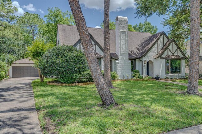 Building Photo - 1815 Valley Vista Dr