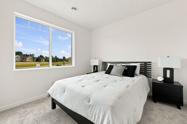 Building Photo - 1726 Donway Dr