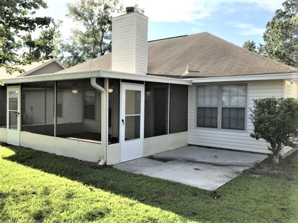 Building Photo - 13 Sweetwater Ln