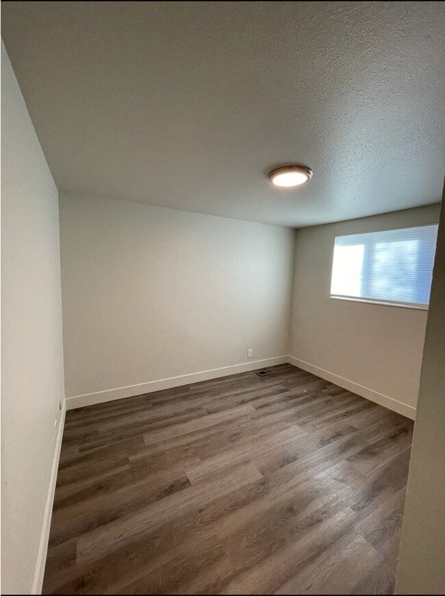 Building Photo - 1592 S 500 E